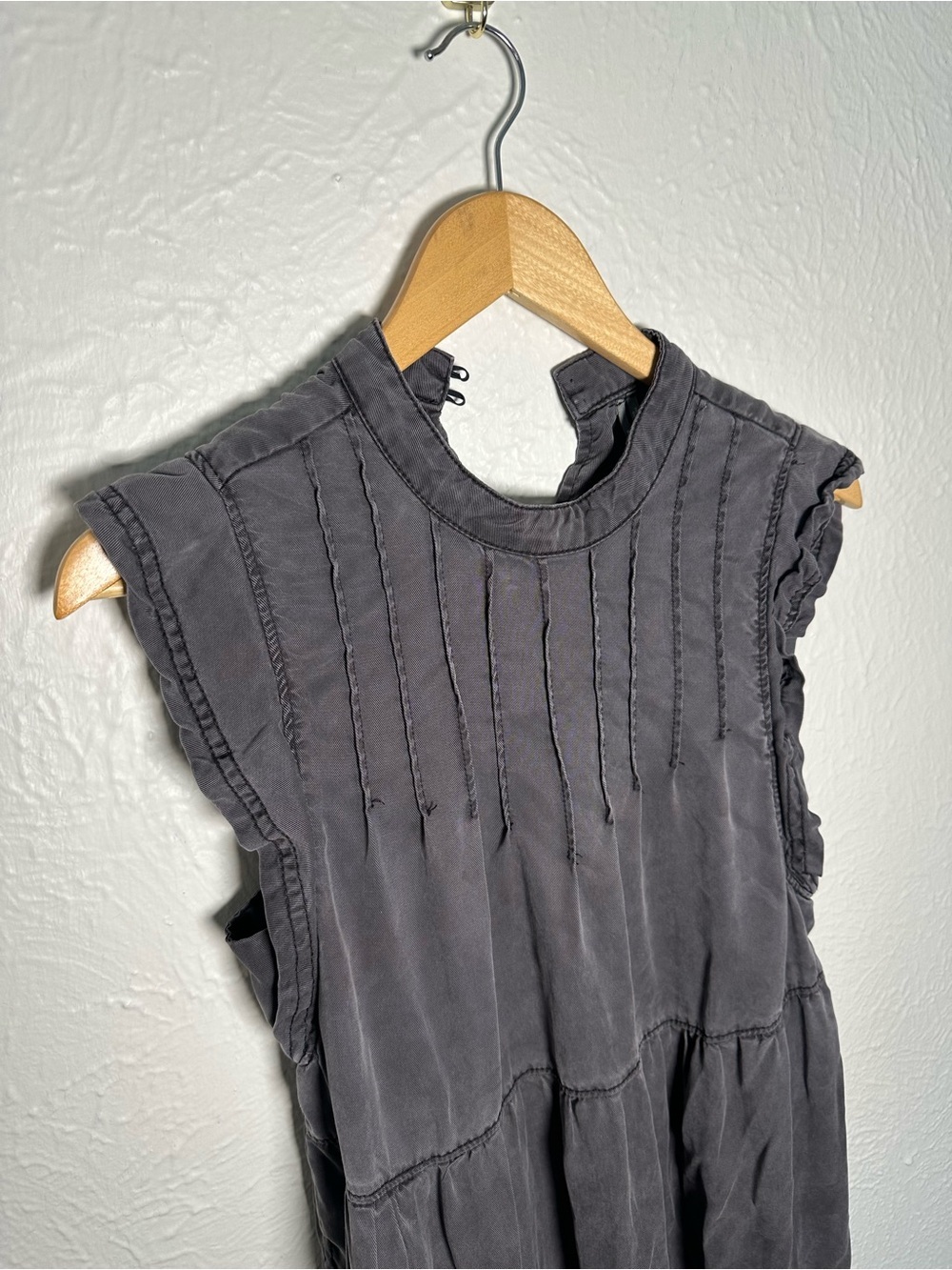 Anthropologie Ruffled Mini Dress Womens XS Charcoal Gray Boho Tiered Dress - Picture 2 of 8